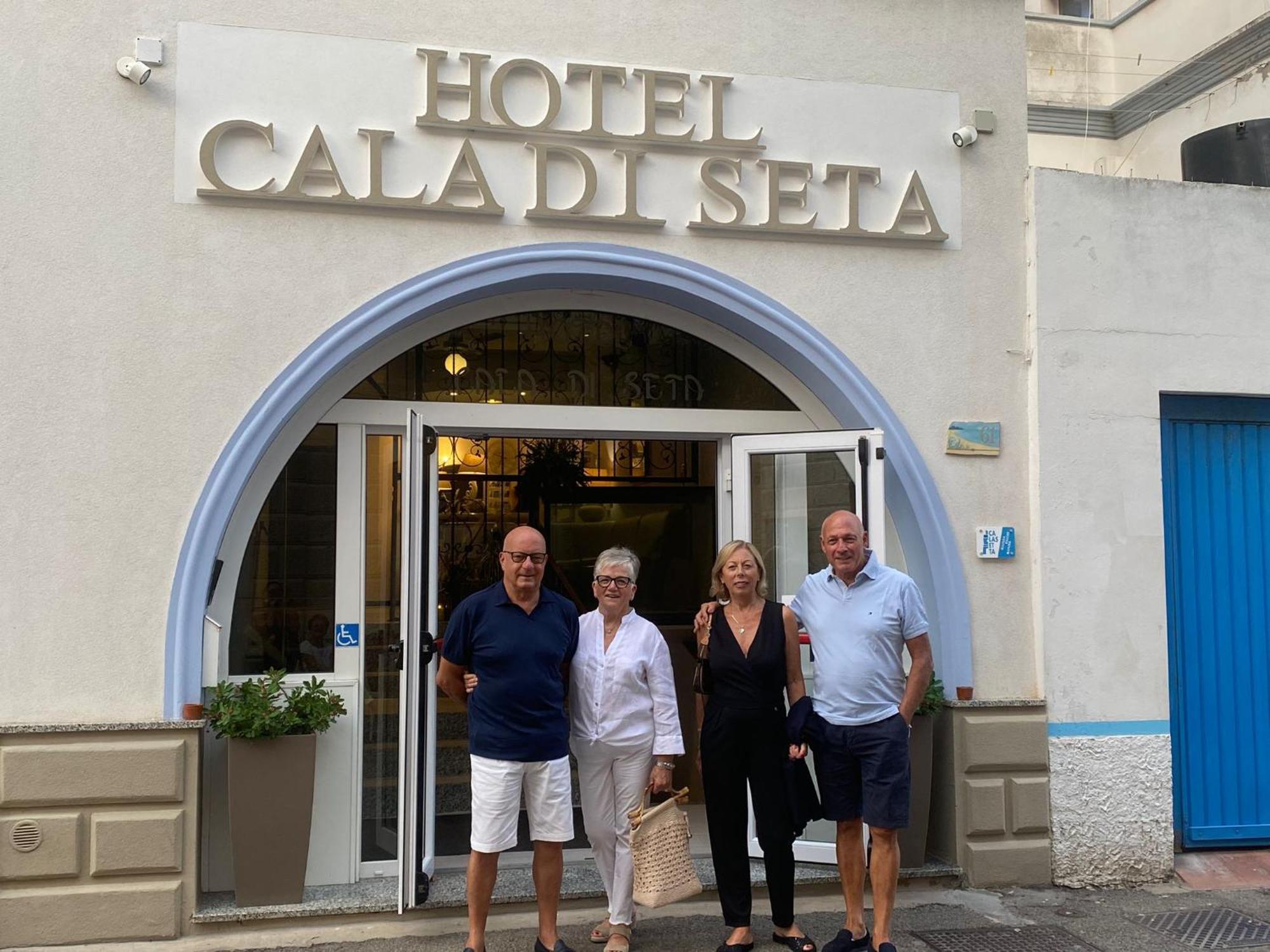 Hotel Cala Di Seta Калазетта Экстерьер фото